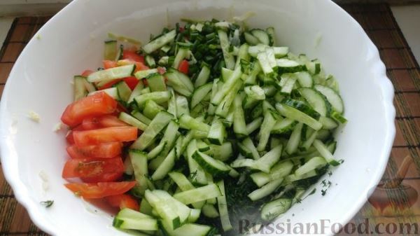 Овощной салат с икрой минтая